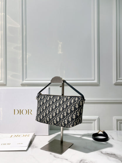 DIOR MEDIUM DIORTRAVEL NOMAD POUCH