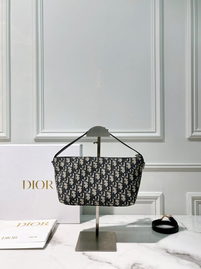 DIOR MEDIUM DIORTRAVEL NOMAD POUCH