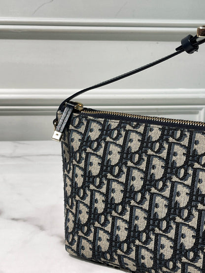 DIOR MEDIUM DIORTRAVEL NOMAD POUCH