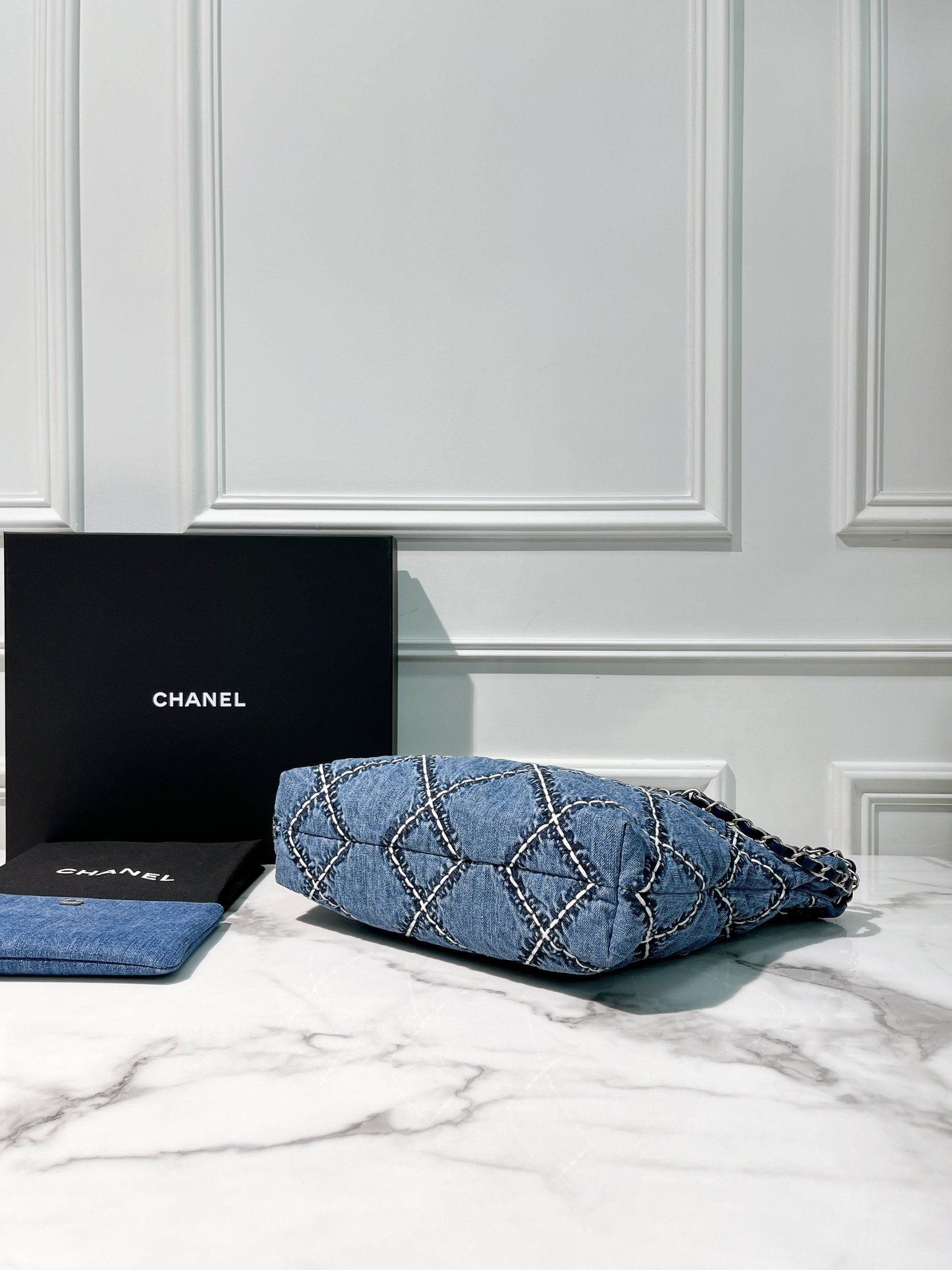 CHANEL 24P 22 BAG SMALL