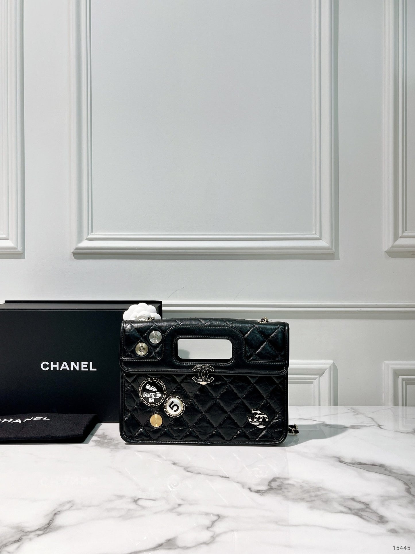 CHANEL CLUTCH WITH CHAIN