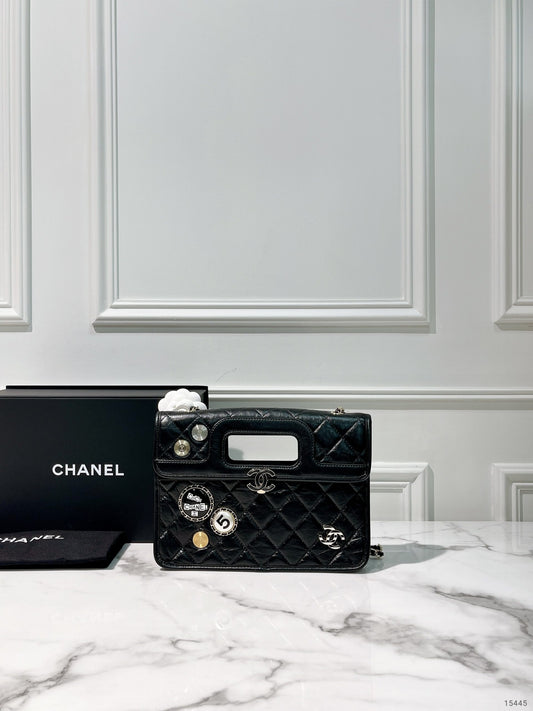 CHANEL CLUTCH WITH CHAIN