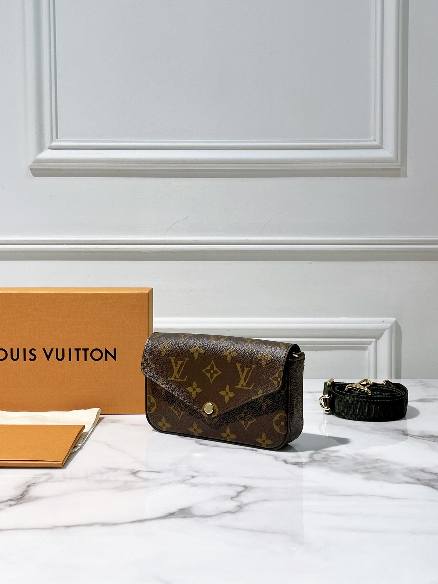 LV FELICE STRAP & GO