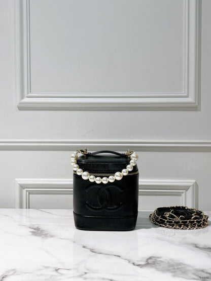 CHANEL VINTAGE VANITY CASE