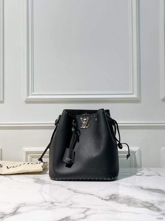 LV LOCK ME BUCKET BAG