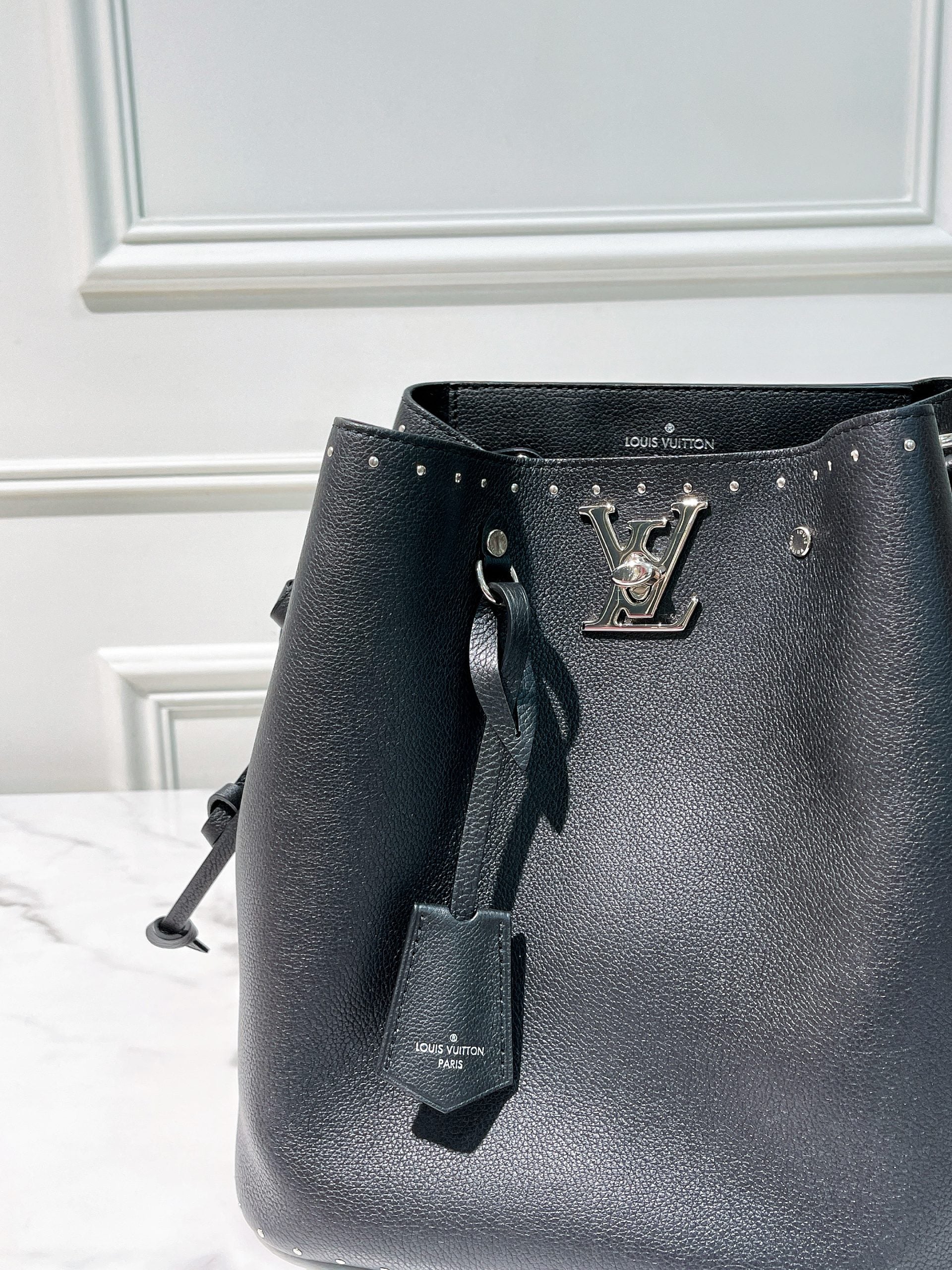 LV LOCK ME BUCKET BAG