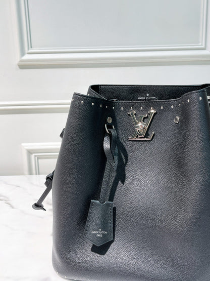 LV LOCK ME BUCKET BAG