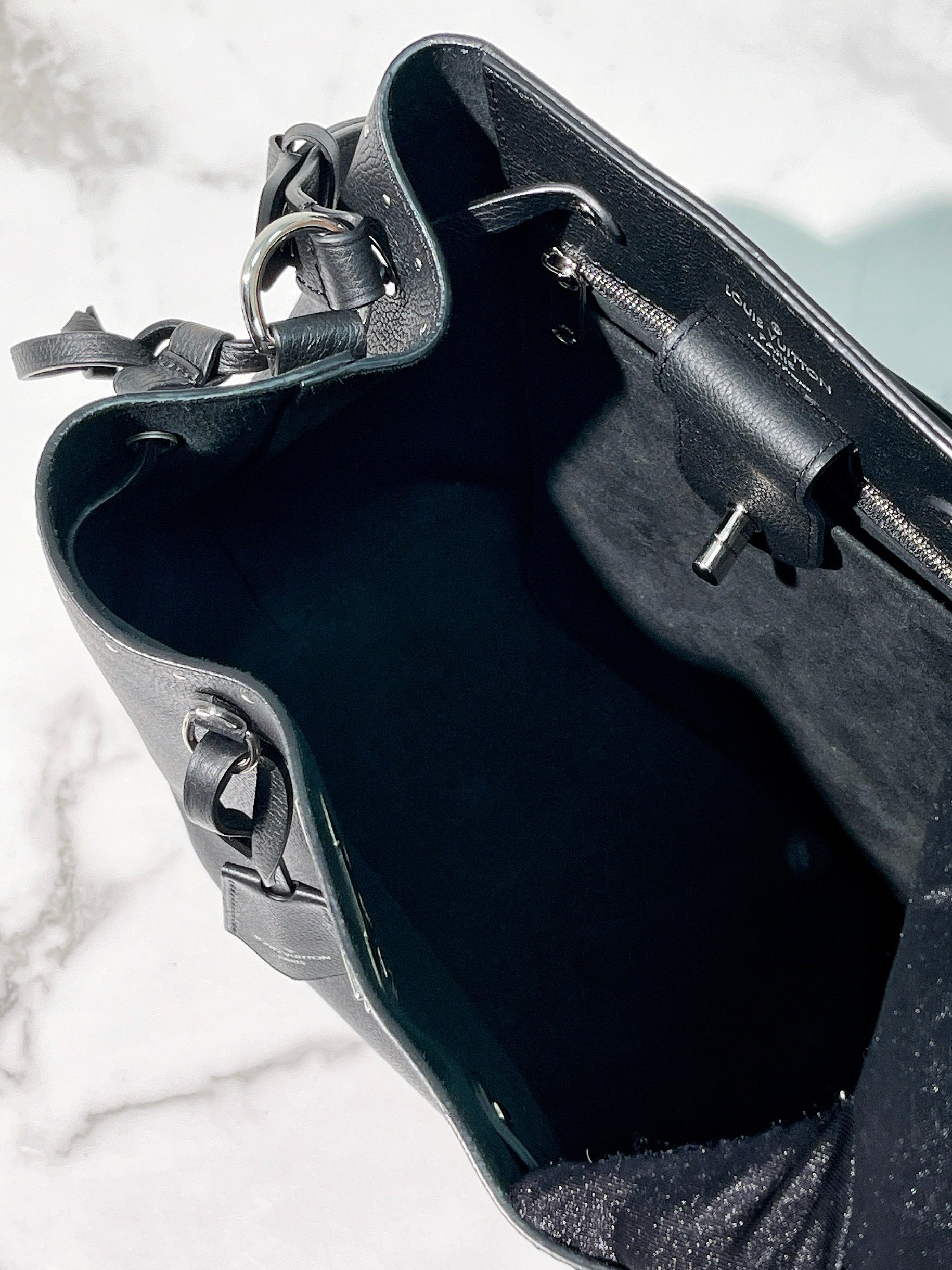 LV LOCK ME BUCKET BAG