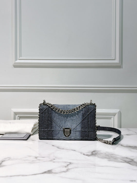 DIORAMA SHOULDER BAG