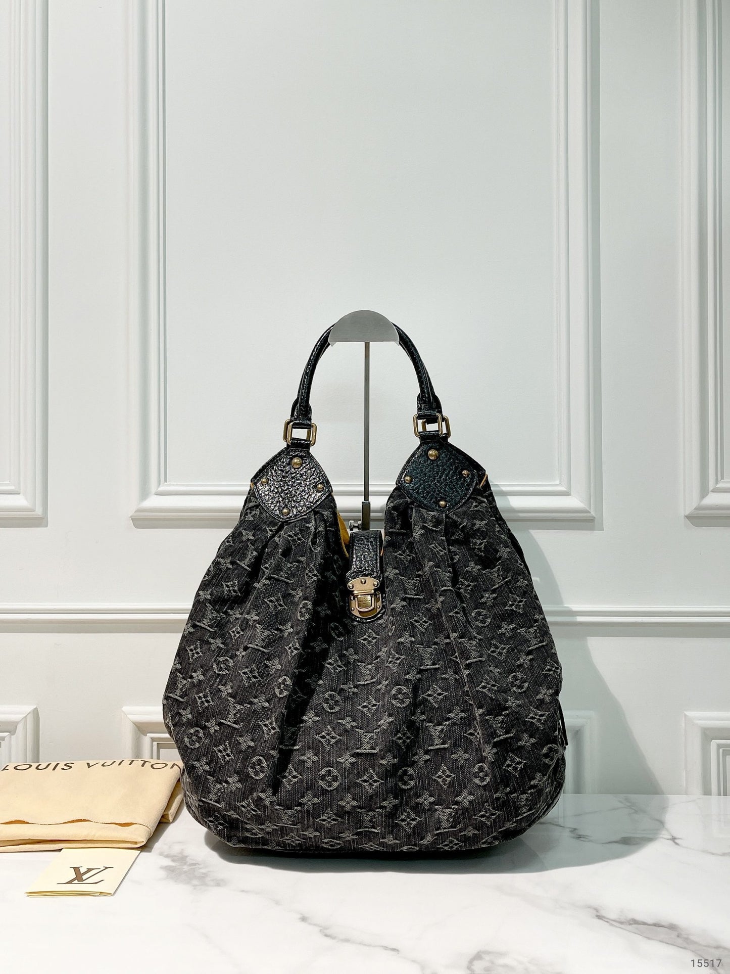 LV VINTAGE SHOULDER BAG