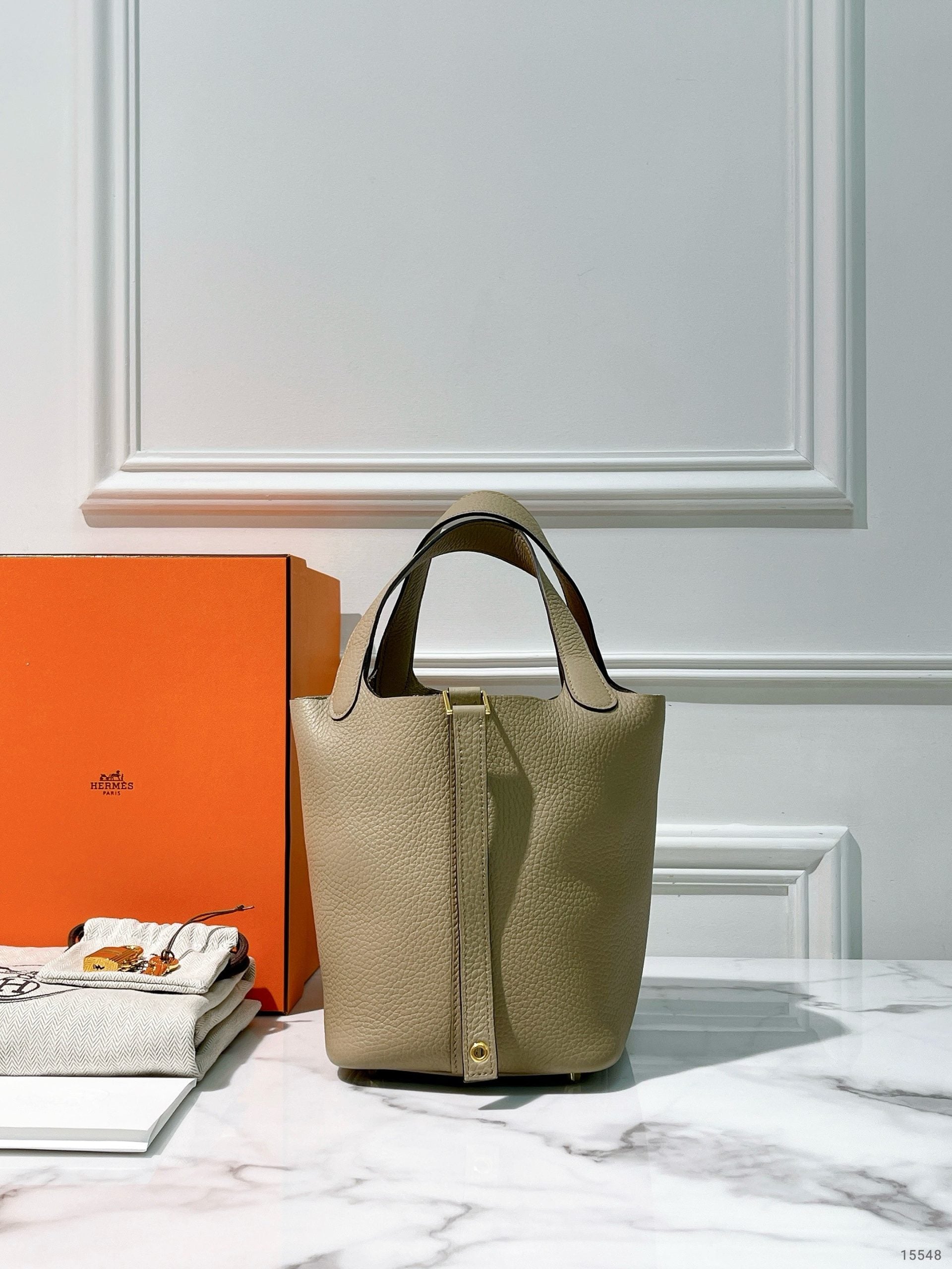 HERMES PICOTIN 18 BEIGE MARFA/GOLD