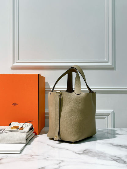 HERMES PICOTIN 18 BEIGE MARFA/GOLD