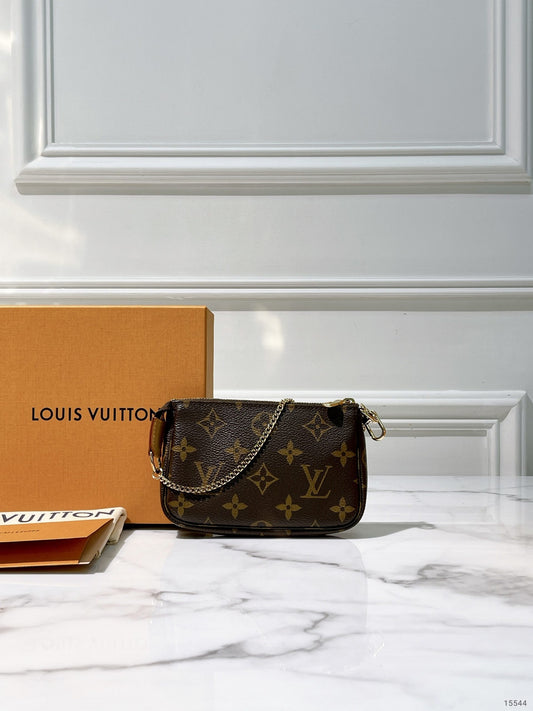 LV MINI POCHETTE
