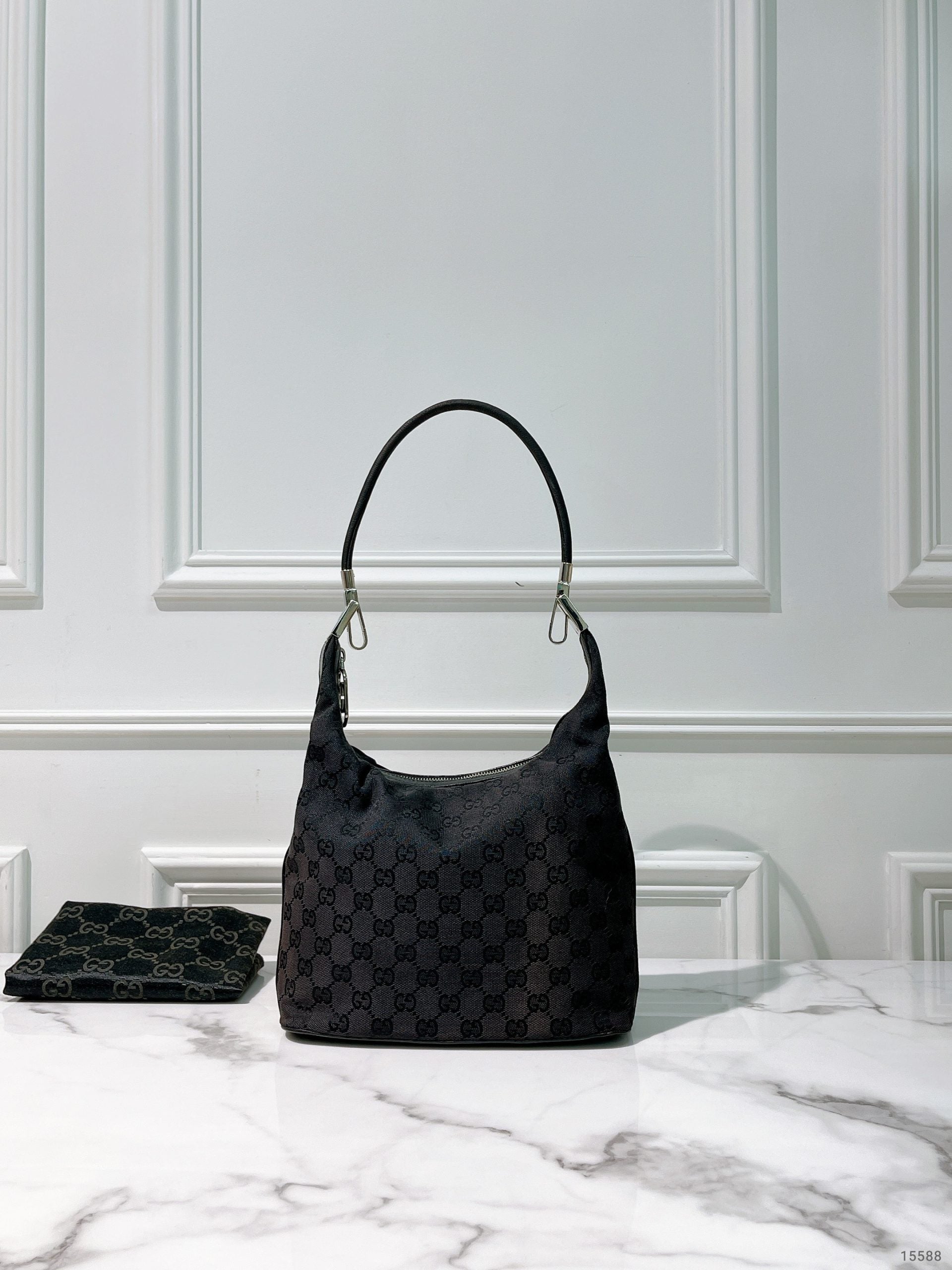 GUCCI VINTAGE SHOULDER BAG