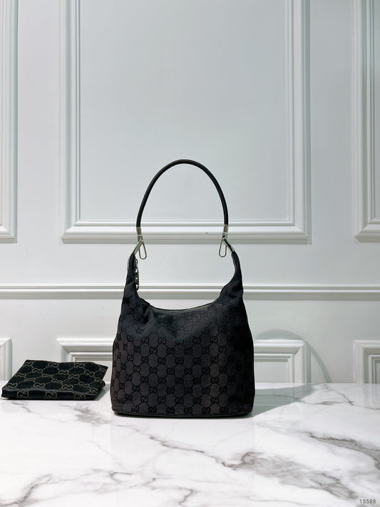 GUCCI VINTAGE SHOULDER BAG