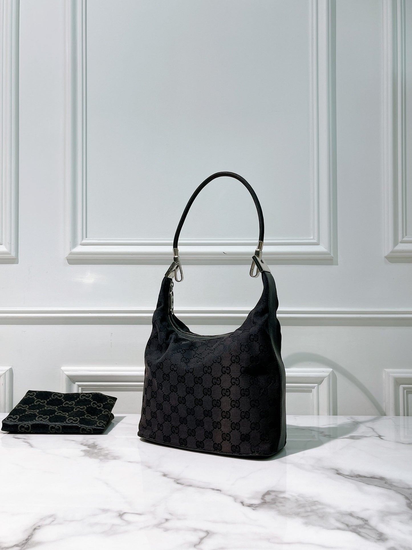 GUCCI VINTAGE SHOULDER BAG