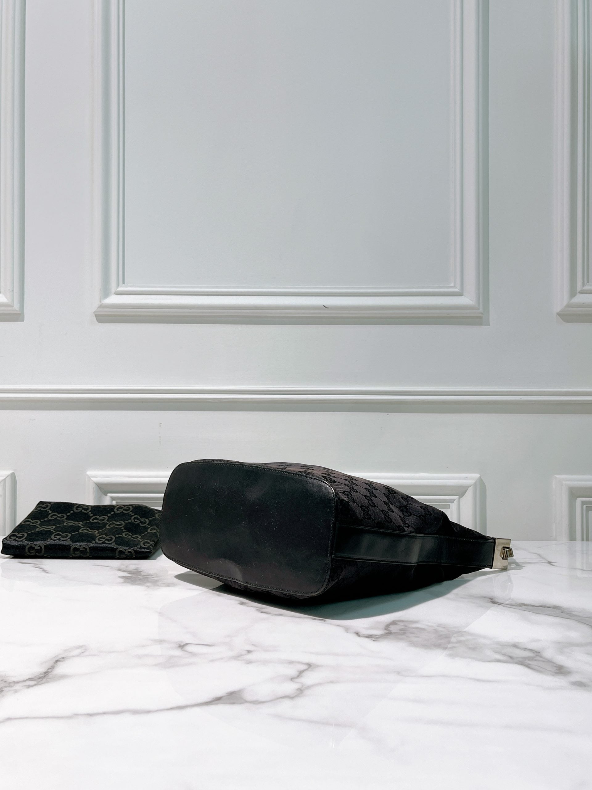 GUCCI VINTAGE SHOULDER BAG