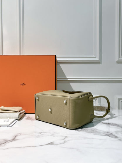 HERMES LINDY 26 BEIGE MARFA/SILVER