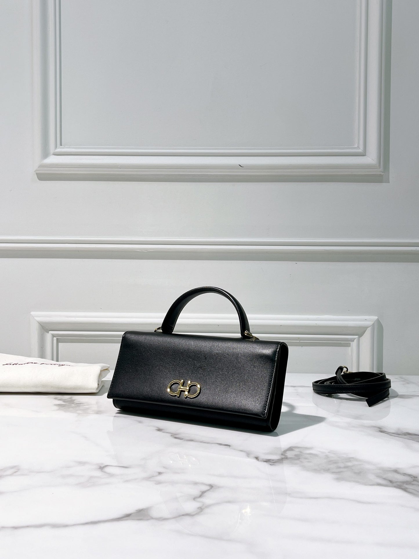 FERRAGAMO HANDLE WOC