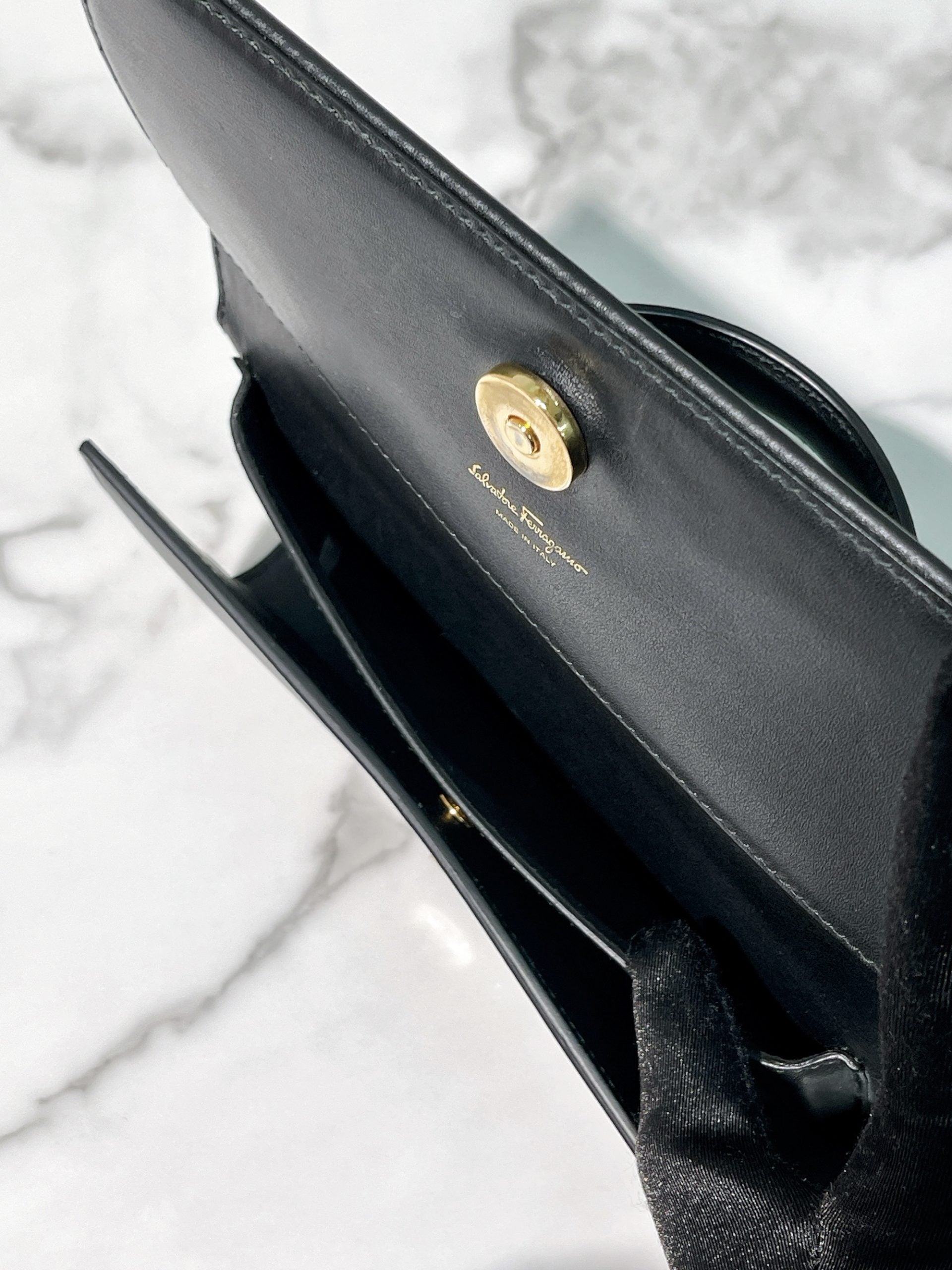 FERRAGAMO HANDLE WOC