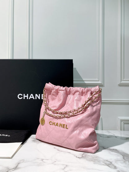 CHANEL 22 BAG
