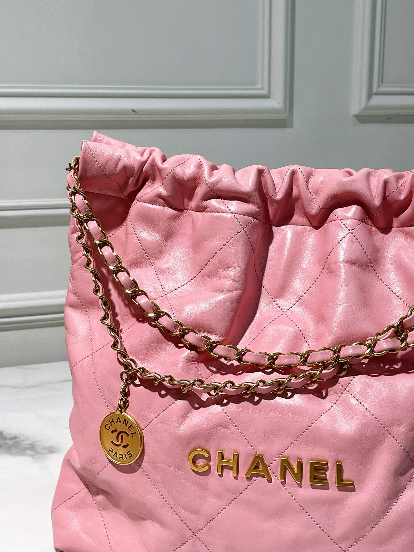 CHANEL 22 BAG