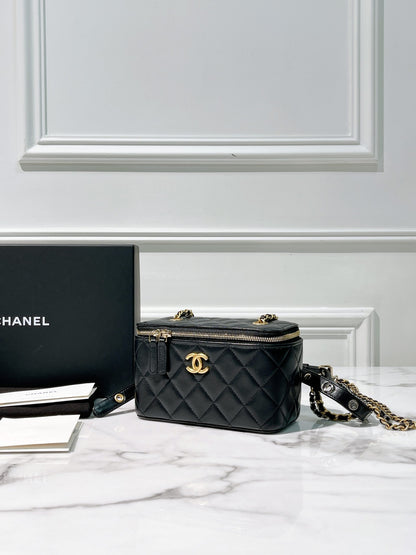 CHANEL VANITY CASE