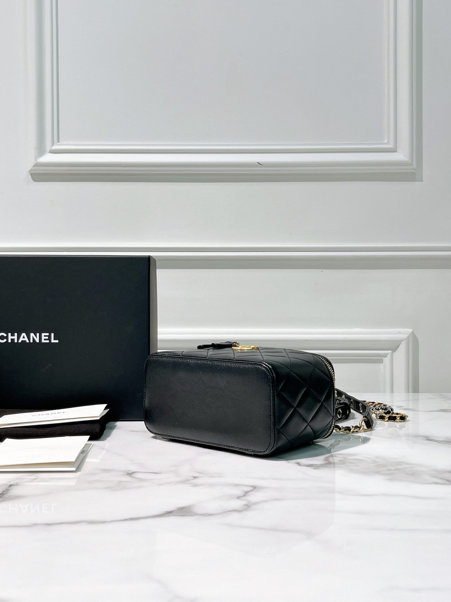 CHANEL VANITY CASE