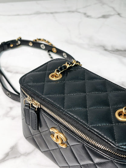 CHANEL VANITY CASE