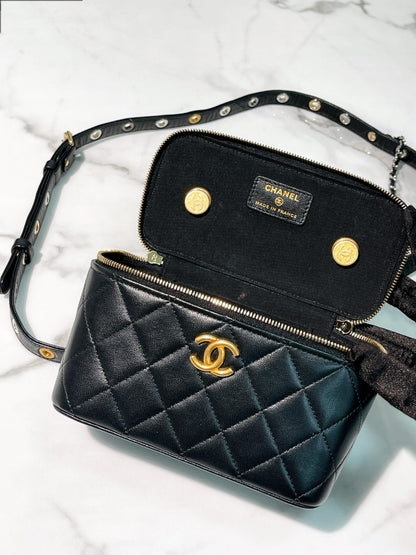 CHANEL VANITY CASE