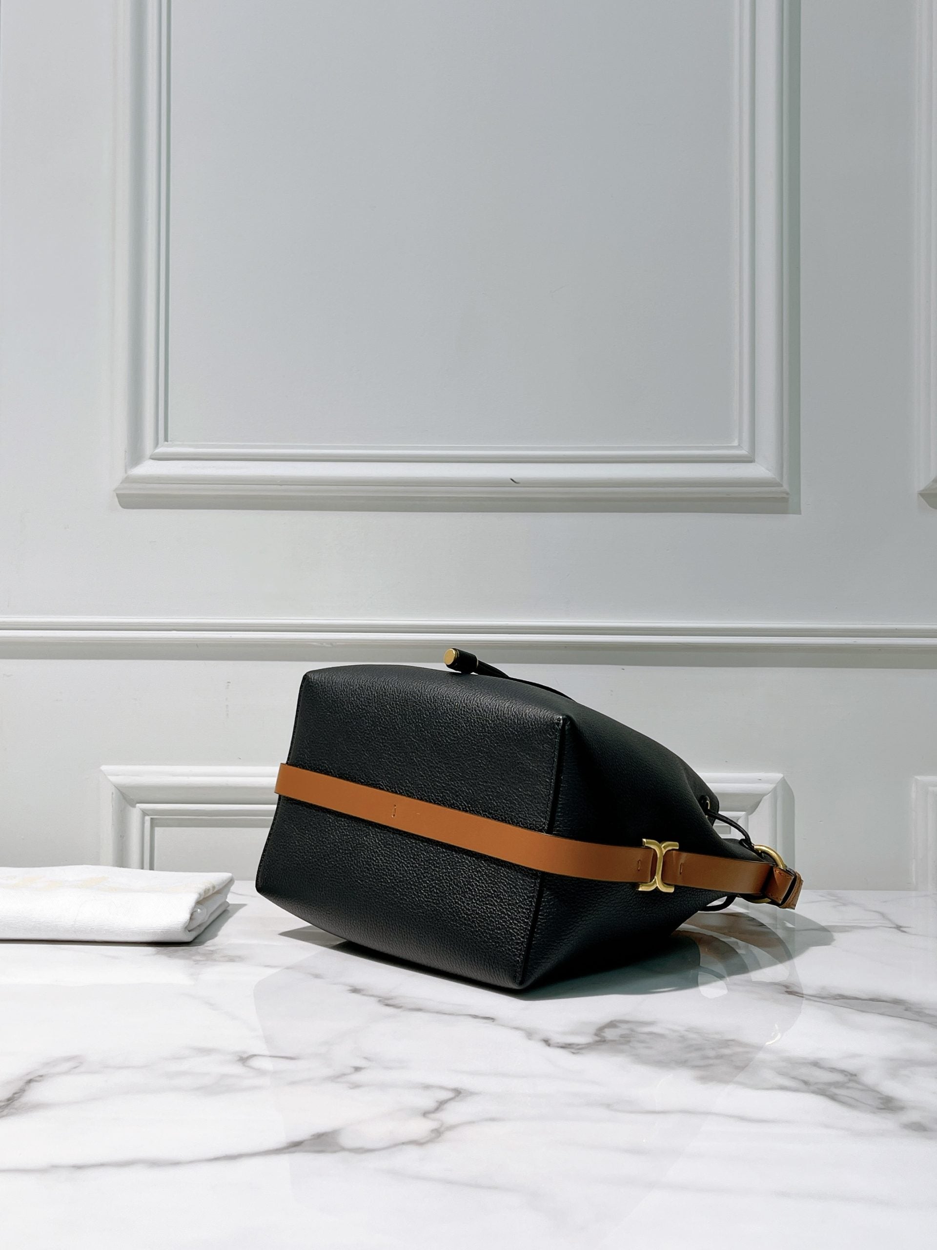 CHLOE MARCIE BUCKET BAG