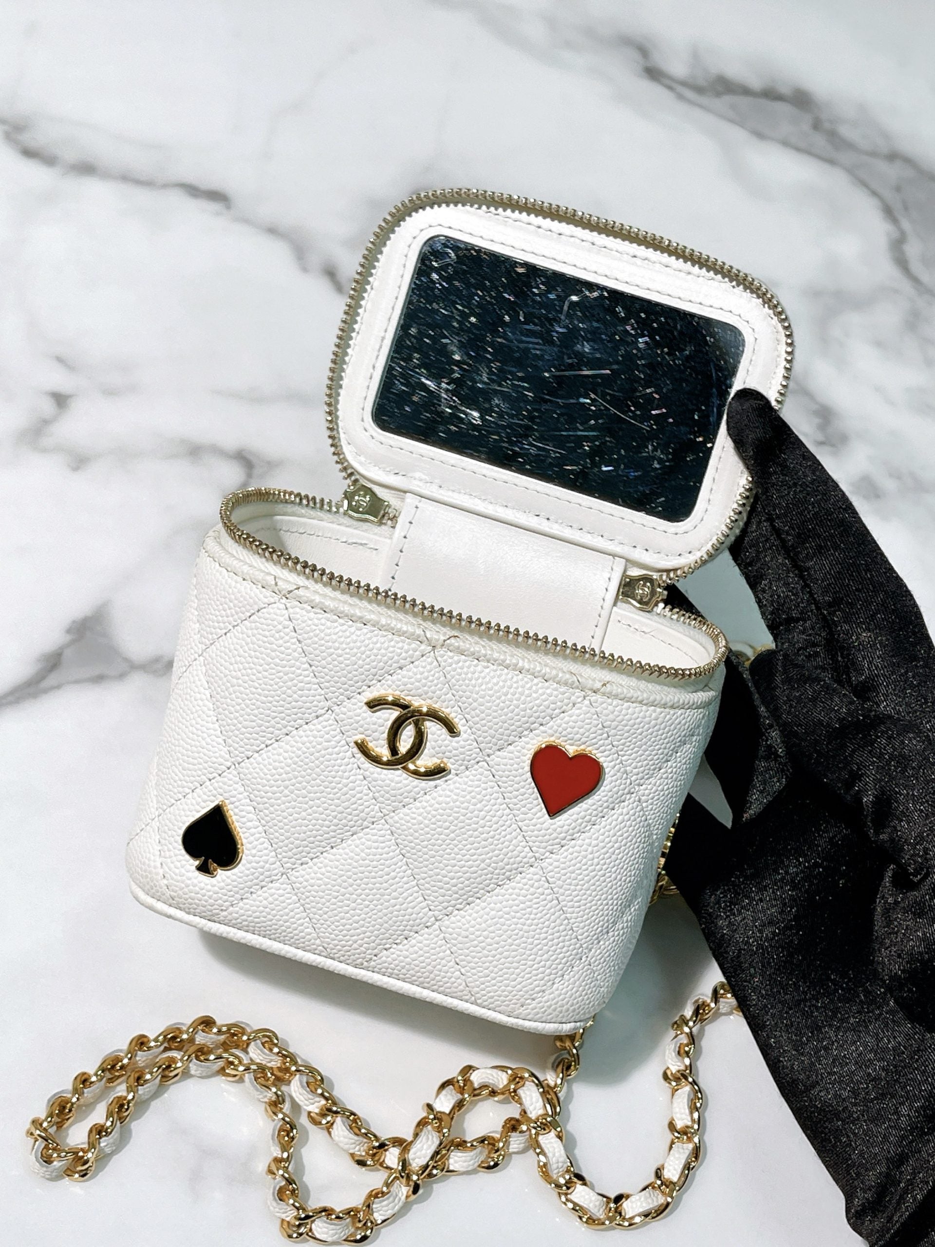 CHANEL 23C MINI VANITY CASE