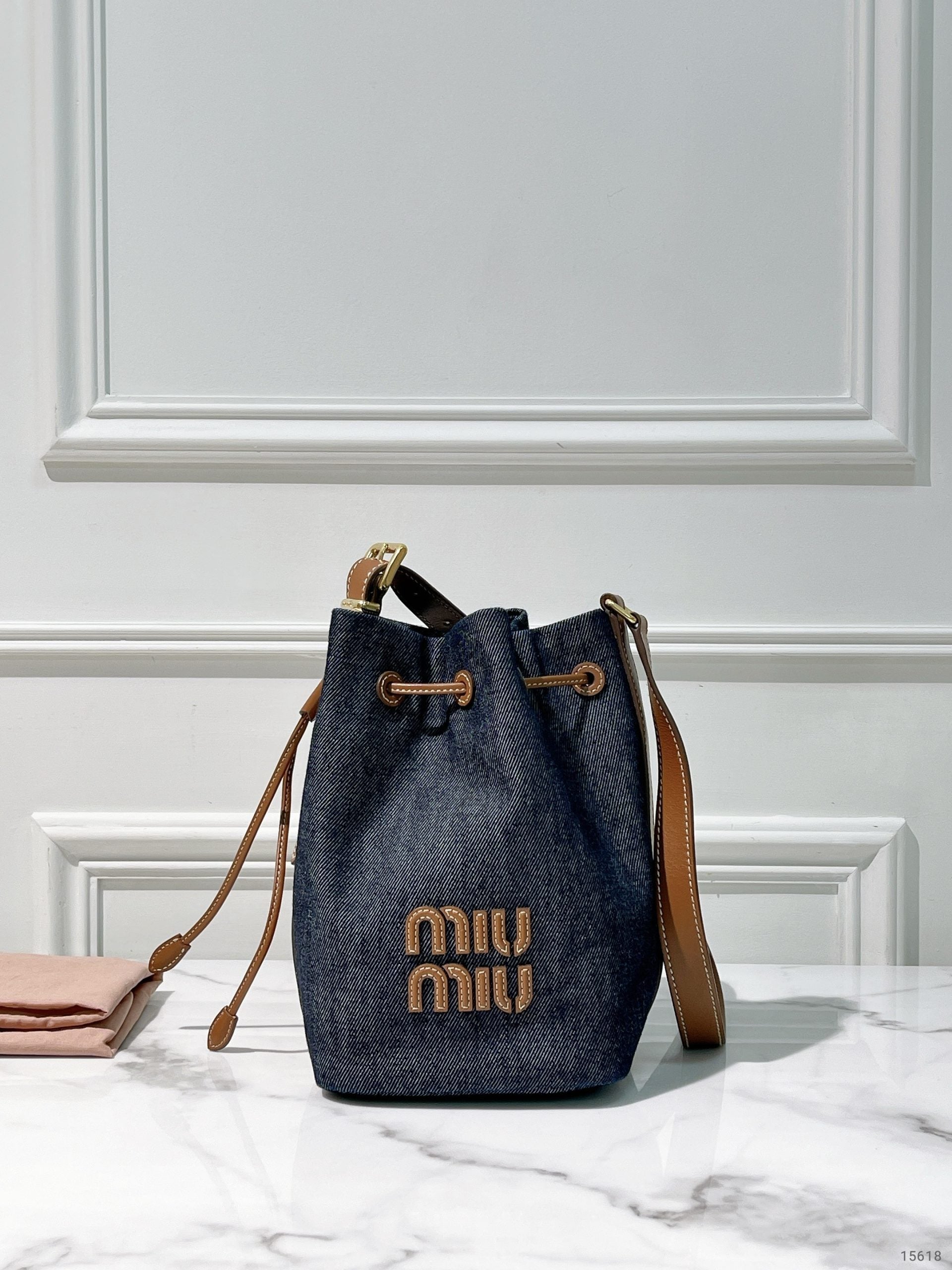 MIUMIU BUCKET BAG