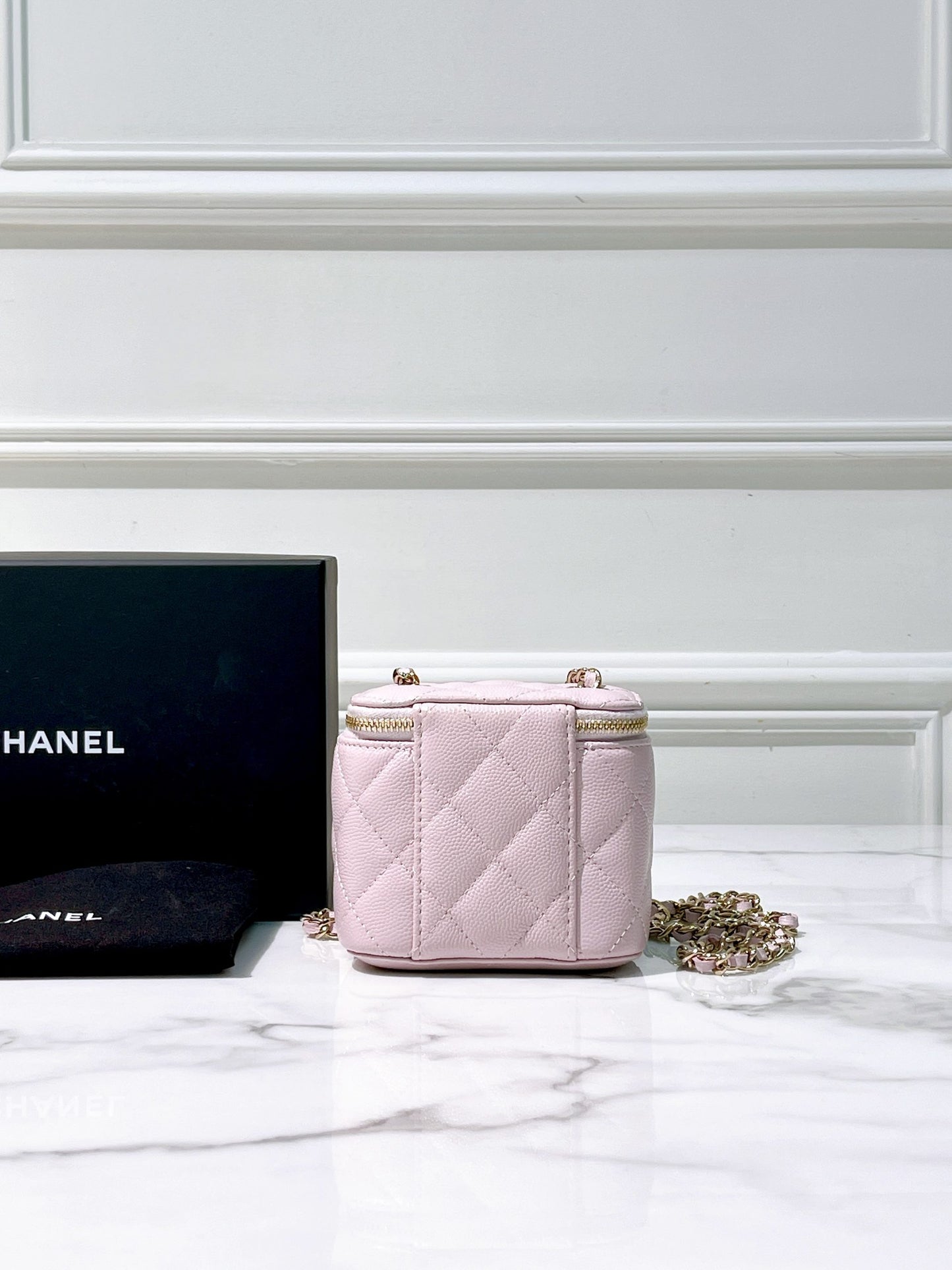 CHANEL MINI VANITY CASE