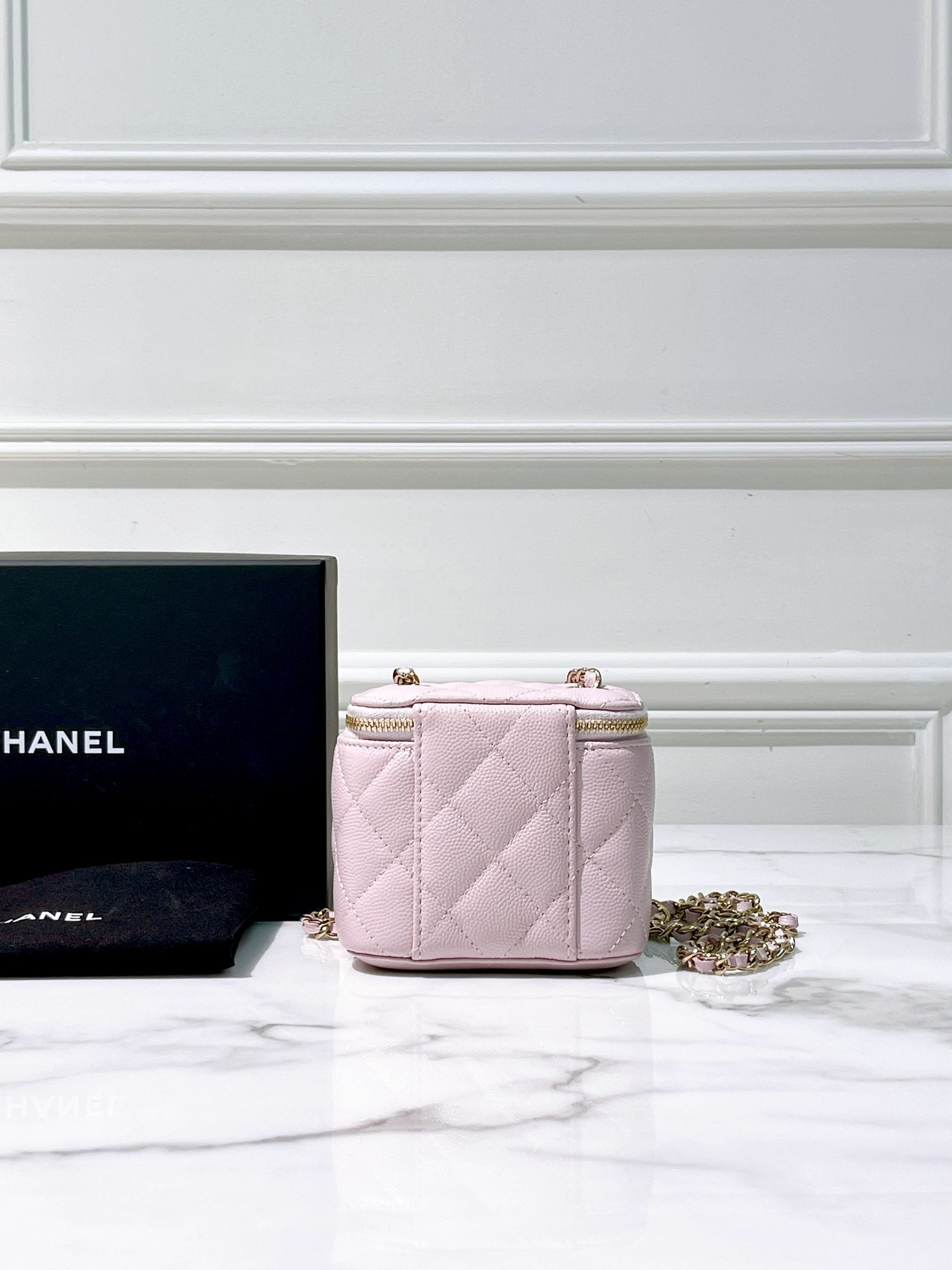 CHANEL MINI VANITY CASE