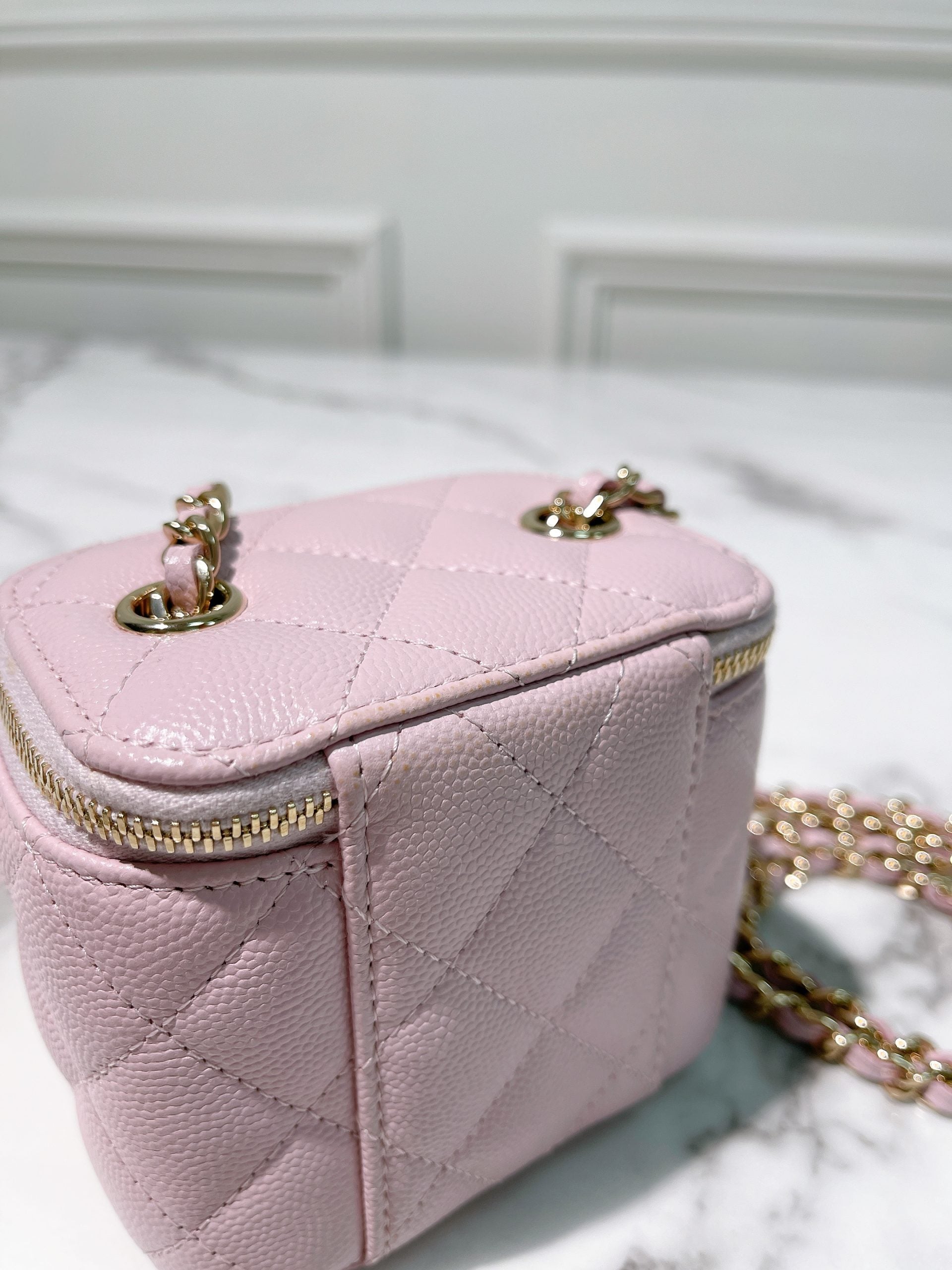 CHANEL MINI VANITY CASE