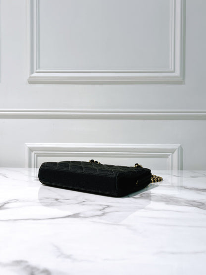 CHANEL VINTAGE CLUTCH