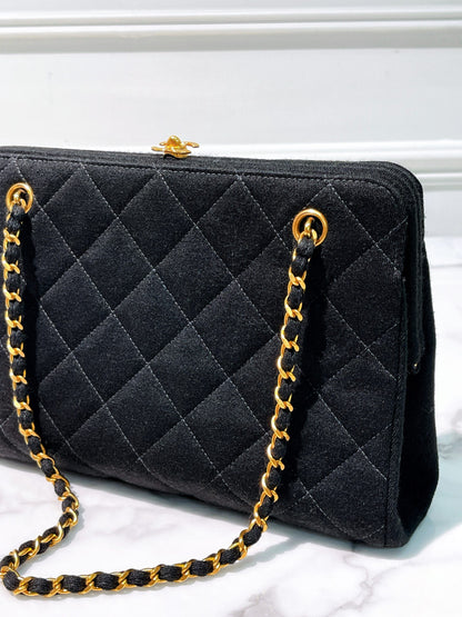 CHANEL VINTAGE CLUTCH