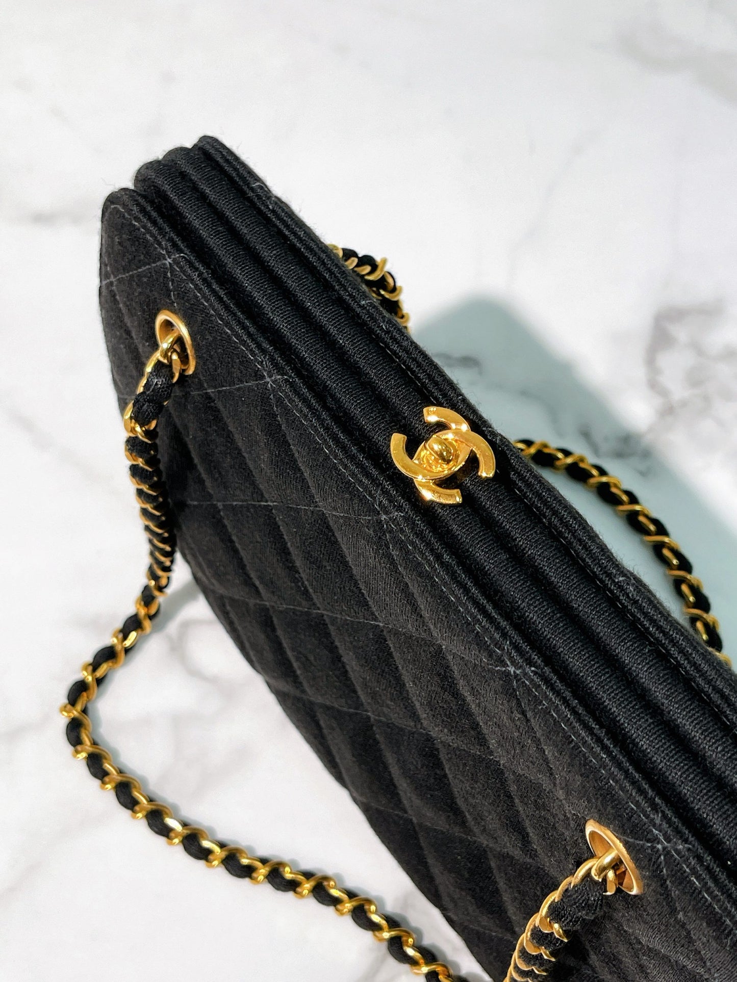 CHANEL VINTAGE CLUTCH
