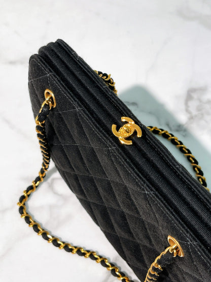 CHANEL VINTAGE CLUTCH