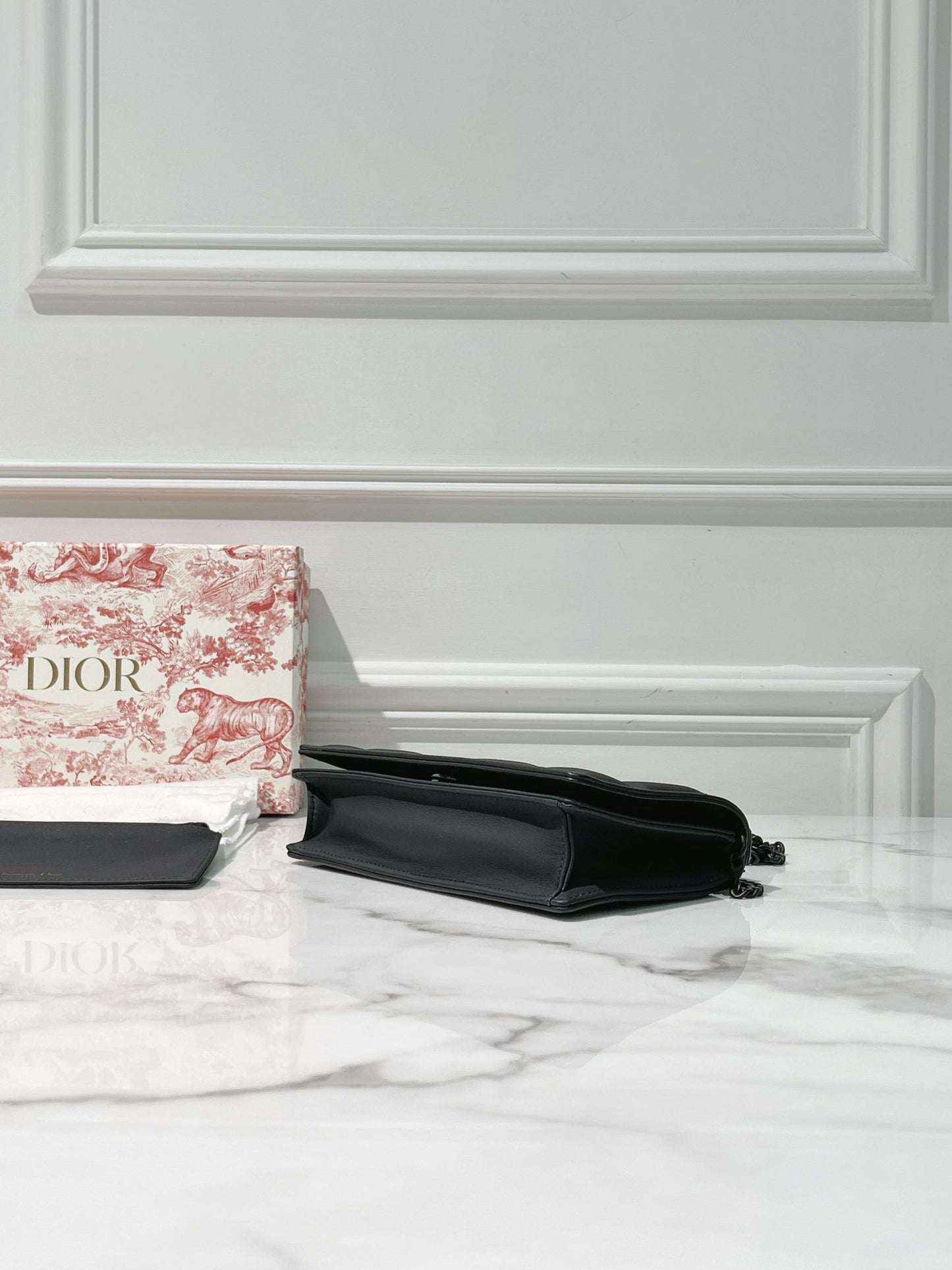 DIORAMA WOC SO BLACK