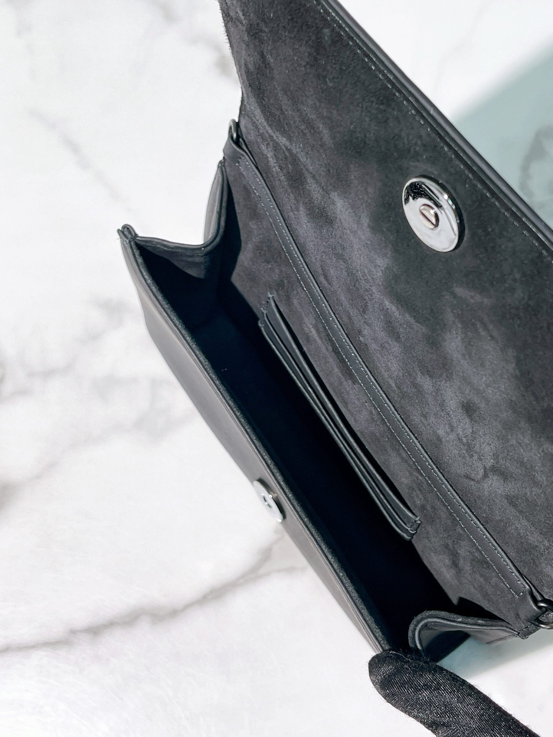 DIORAMA WOC SO BLACK