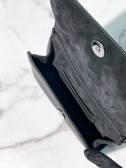 DIORAMA WOC SO BLACK