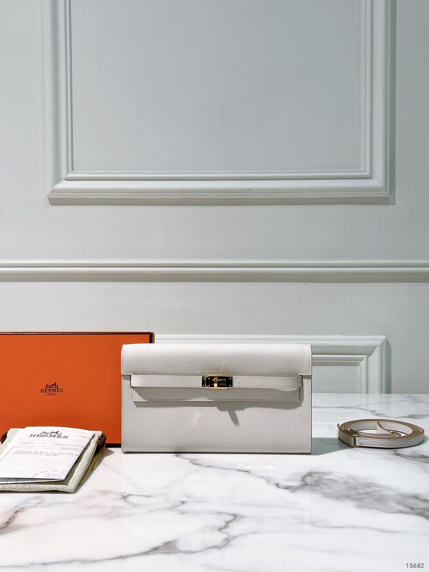 HERMES KELLY TO GO, GRIS PALE/GOLD