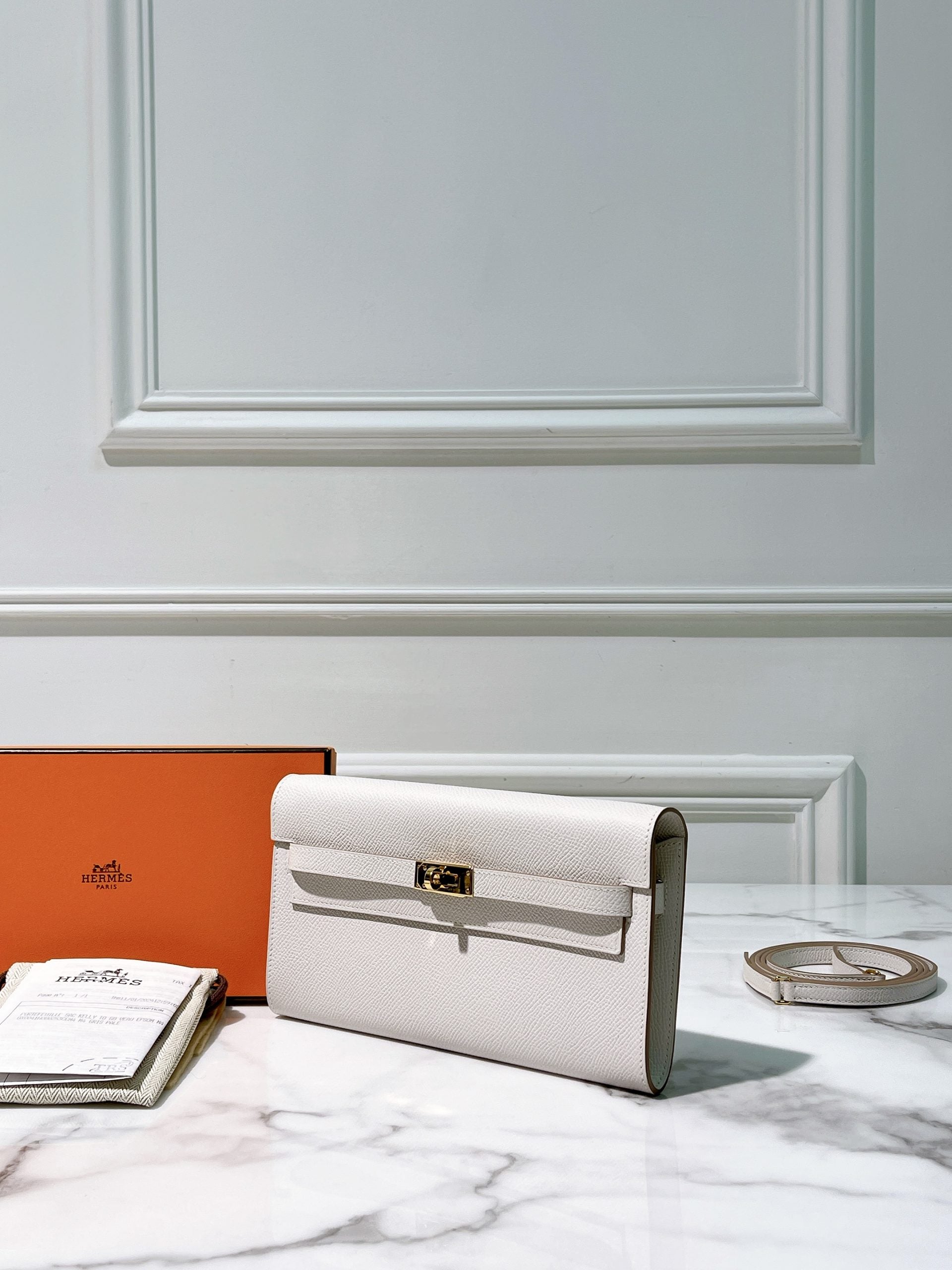 HERMES KELLY TO GO, GRIS PALE/GOLD