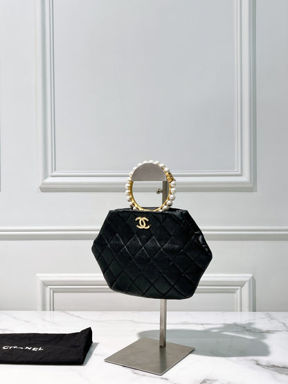 CHANEL 21K CLUTCH