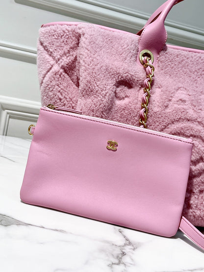 CHANEL 22A SHOPPING BAG