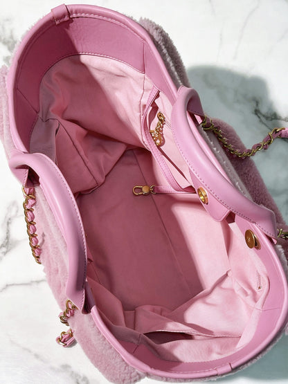 CHANEL 22A SHOPPING BAG