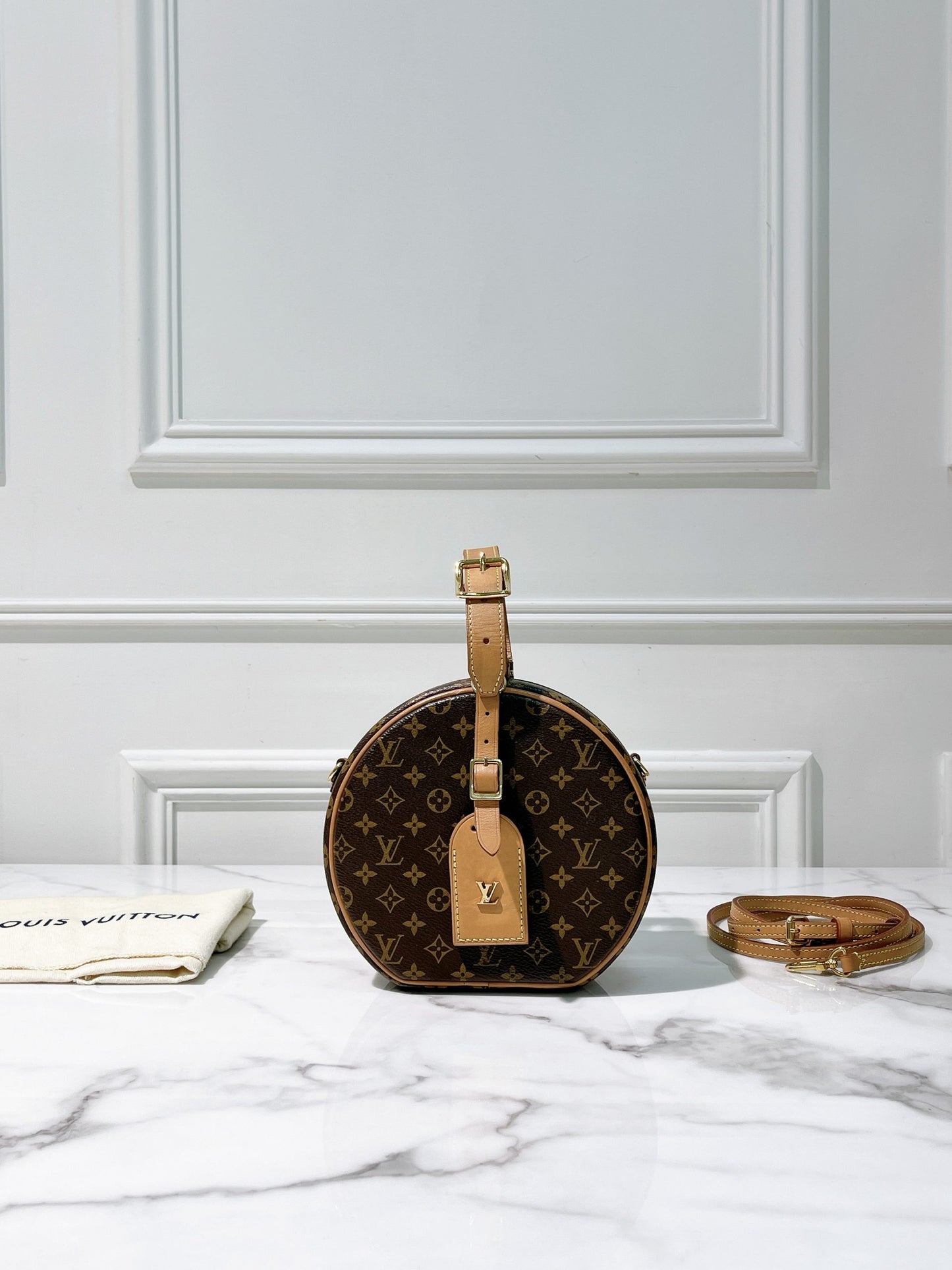 LV PETITE BOITE CHAPEAU