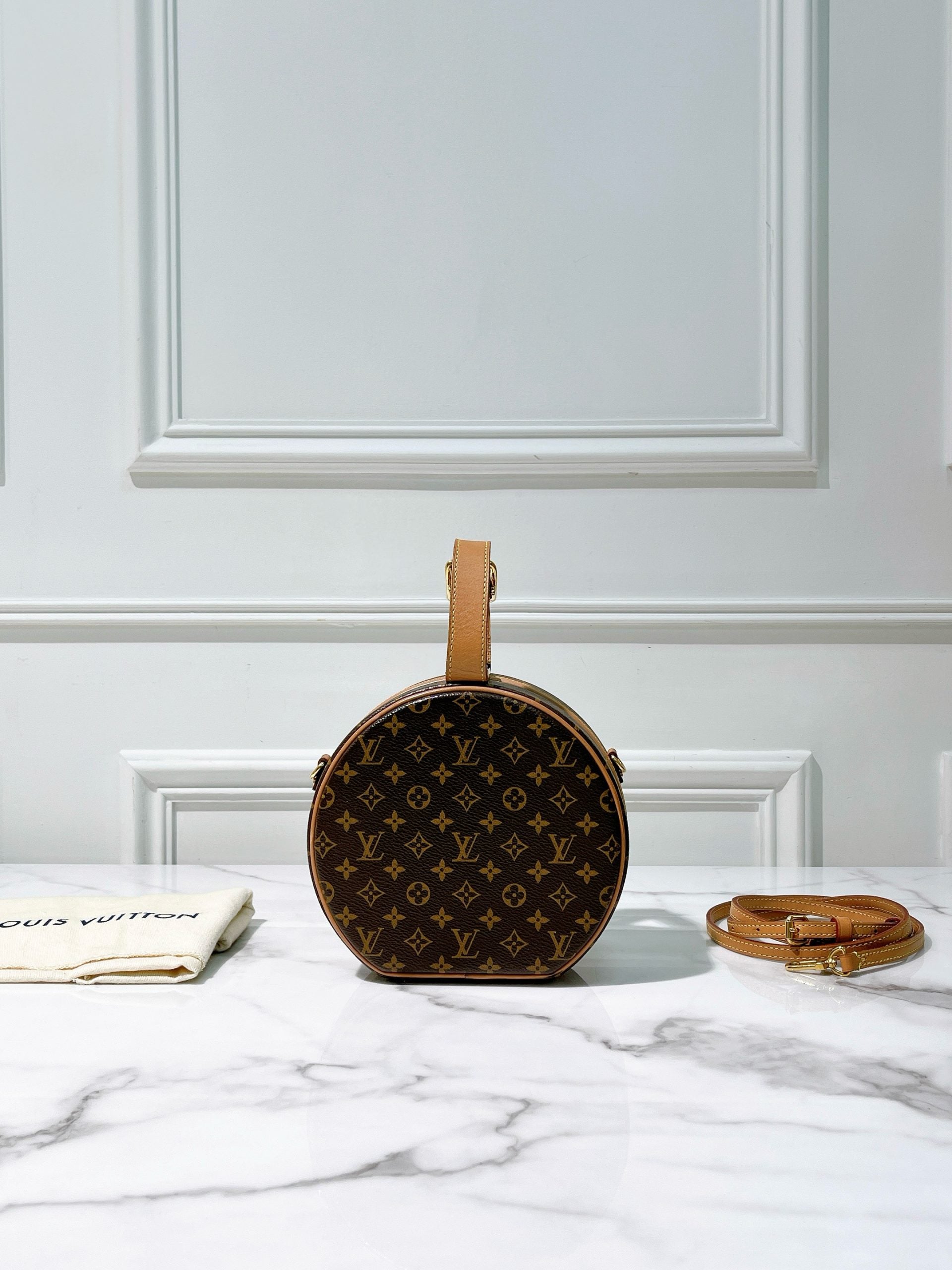 LV PETITE BOITE CHAPEAU